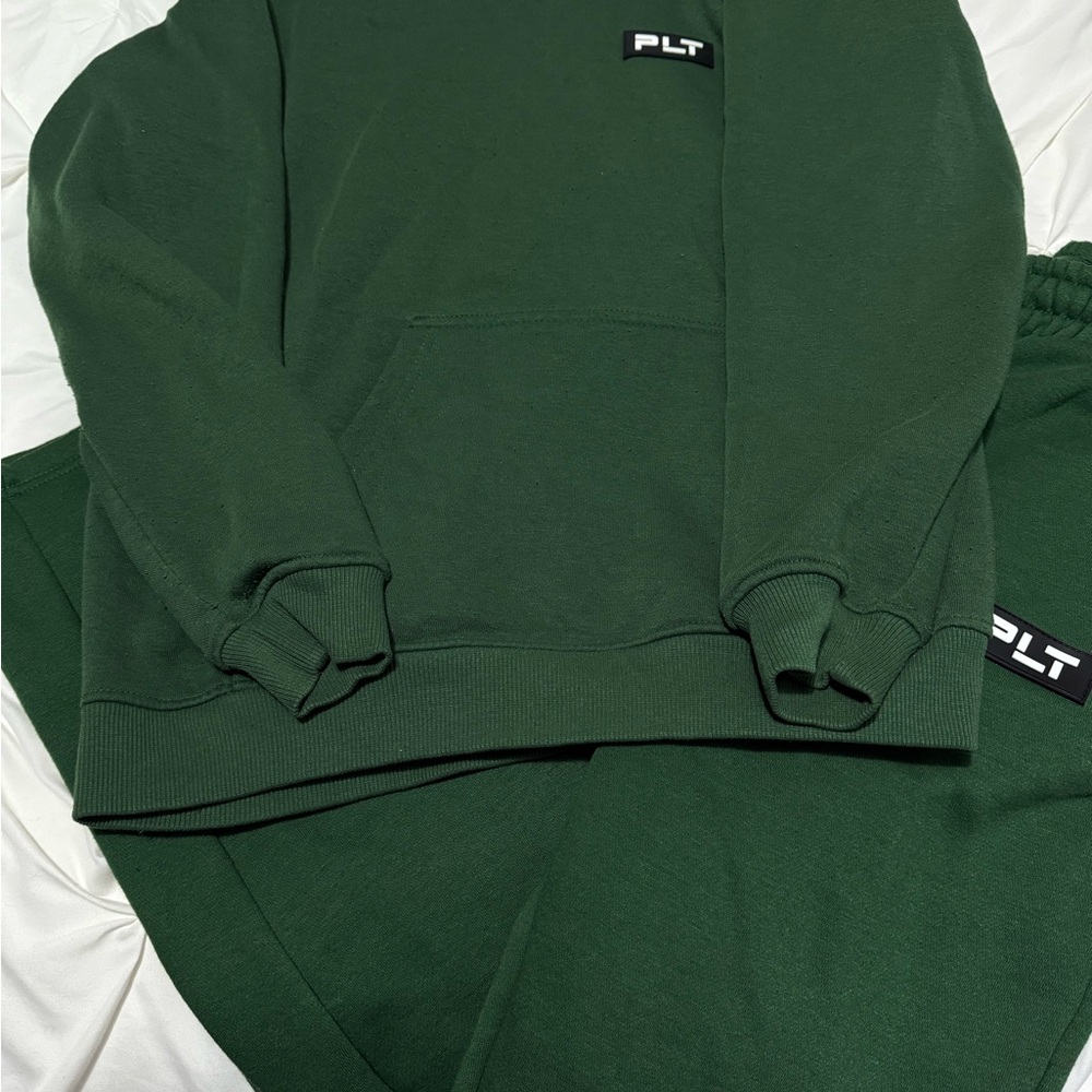 PrettyLittleThing sweatsuit